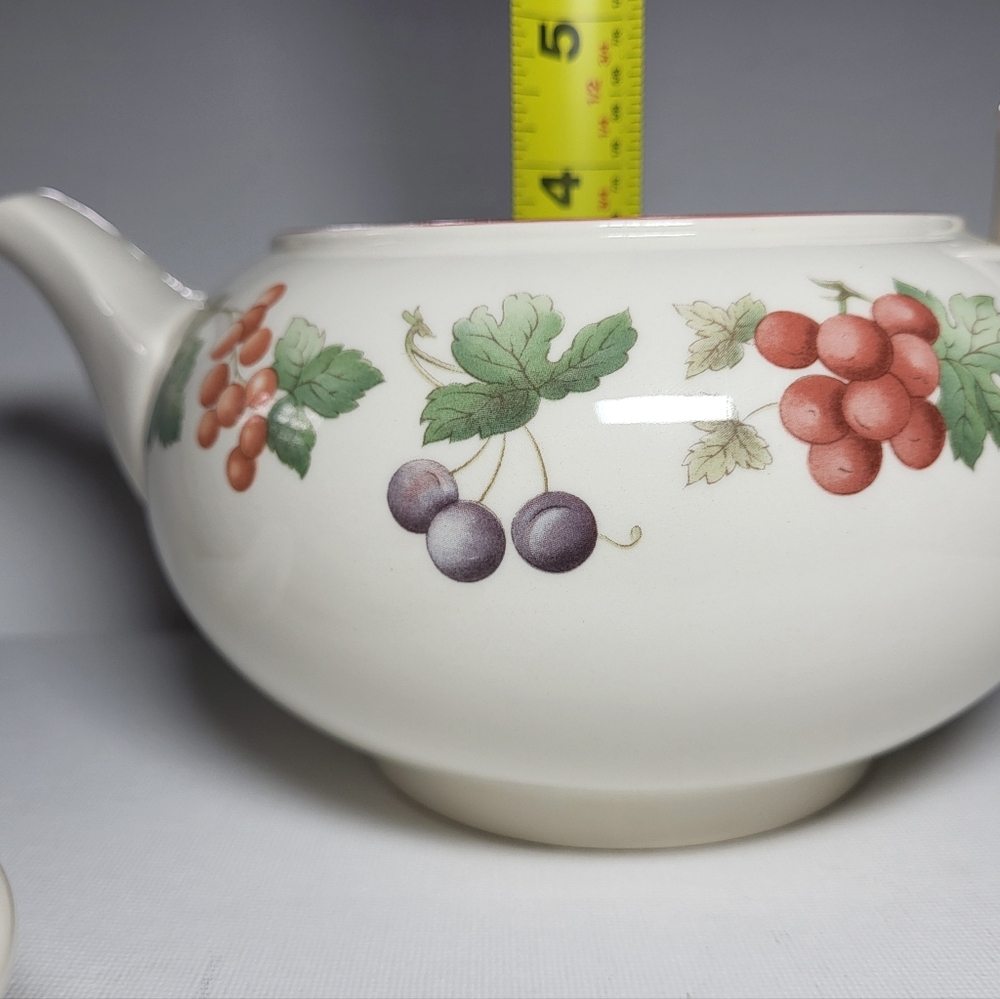 WEDGWOOD Queen's Ware Vintage "Provençe" Teapot With Fruit Design - Picture 7 of 12